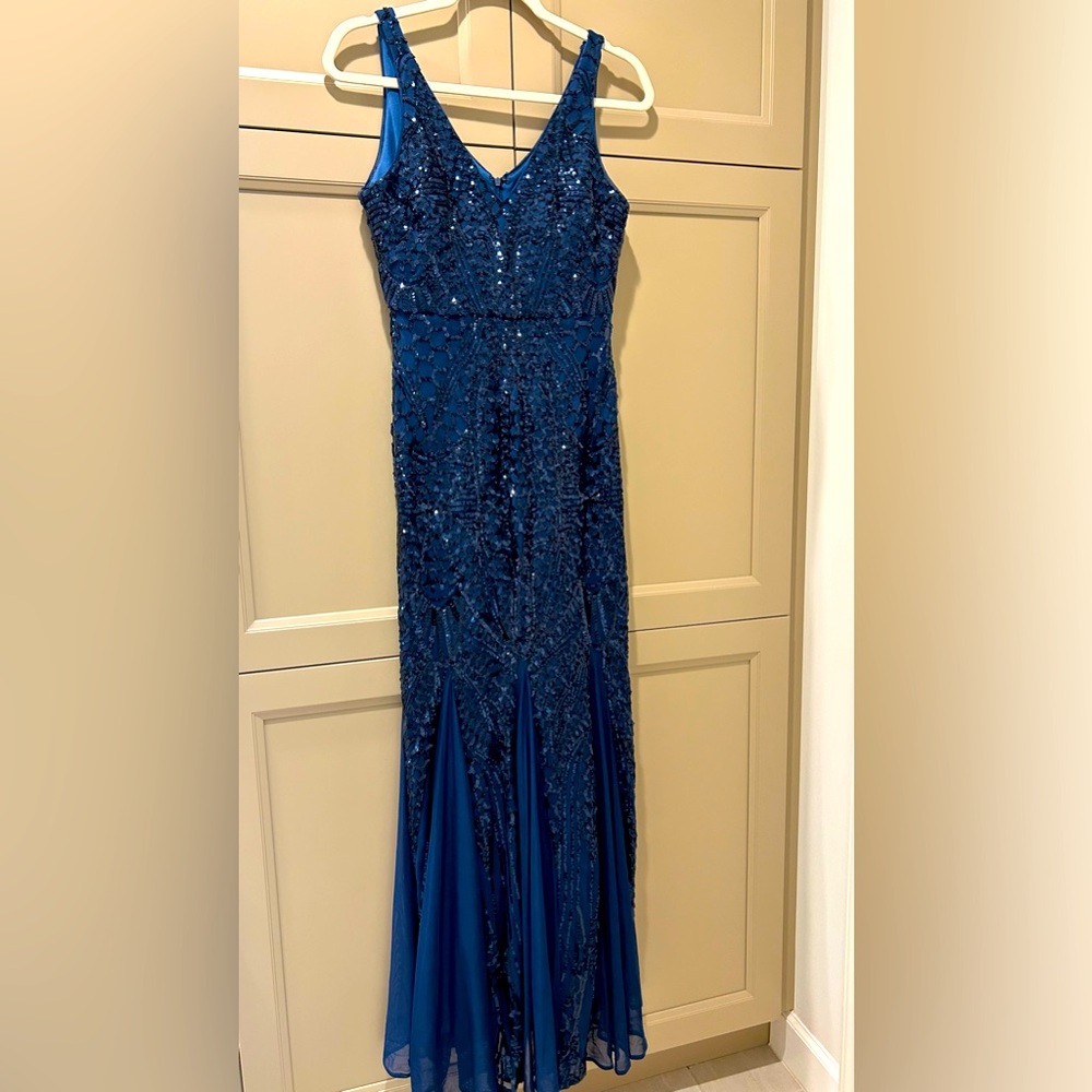 Nightway size 4 sleeveless navy blue full length, mermaid formal.